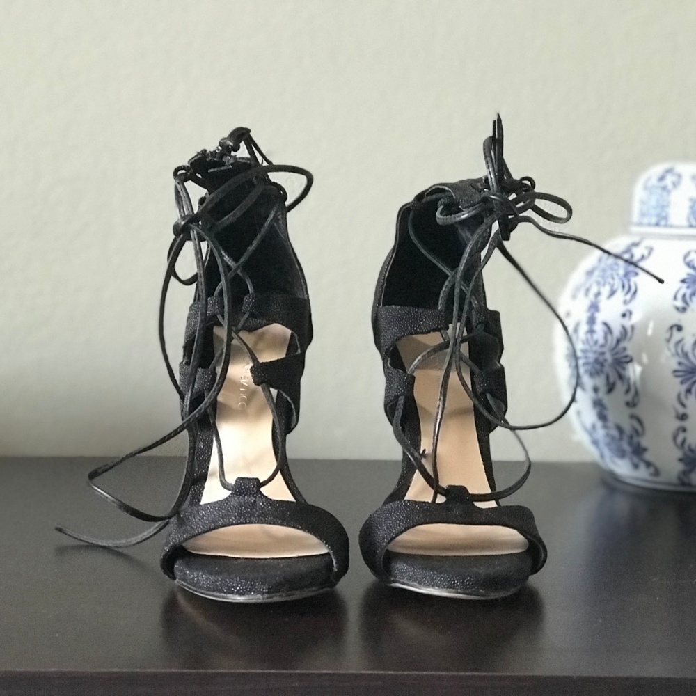Tony Bianco 'Atrium black Venetian' Heels Size 7